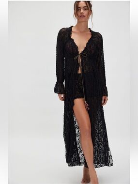 NWT FREE PEOPLE INTIMATELY DIM THE LIGHTS DUSTER 🖤